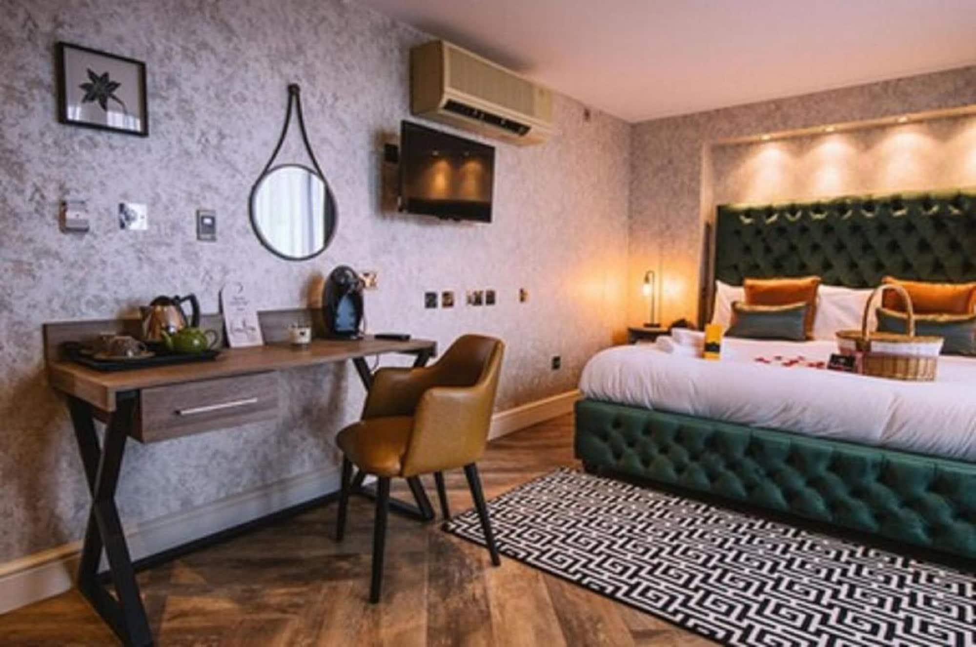 The Grand Hotel Σουόνσι Εξωτερικό φωτογραφία